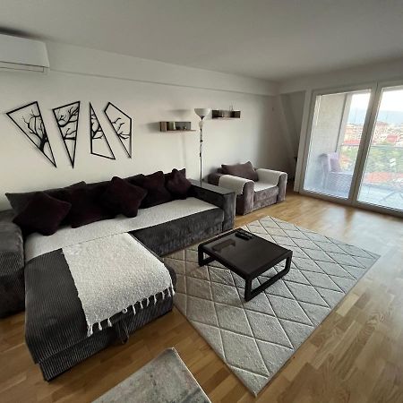 Amazing View-Centrally Located-Brand New Apartment Skopje Exterior photo